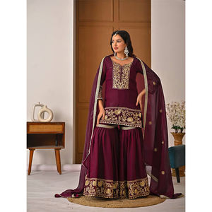 Gran Venta de Ropa India de Primera Calidad, Colección de Diseñador de Trajes Sharara de Seda Fandy con Bordado - Product Image 1