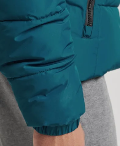 Veste matelassée de luxe imperméable et coupe-vent avec logo frontal, streetwear formel de haute qualité, unisexe - Product Image 5