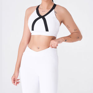 Ensemble de yoga et de sport léger et respirant pour femmes grandes tailles XL XXL, sans couture, avec soutien-gorge intégré et logo imprimé sur la taille - Product Image 2