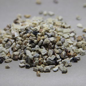 "วัตถุดิบทนไฟดินขาวเพิ่มขึ้น3-5มม. 45% หินเหล็กไฟดินเหนียว Al2O3แร่อะลูมิเนียมเผาสำหรับการใช้งานแบบแคสต์" - Product Image 2