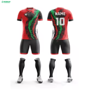Ensemble de maillots de football pour hommes, design à rayures sublimées personnalisés OEM, 100% polyester, respirant, séchage rapide, vêtements de football écologiques pour équipe - Product Image 2