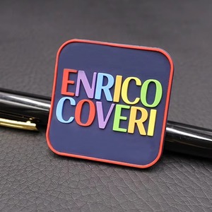 Personalizada impermeable camiseta de fútbol PVC Corazón y flor Crest parches con lentejuelas Club de fútbol nombre Logo insignias para uniformes - Product Image 6