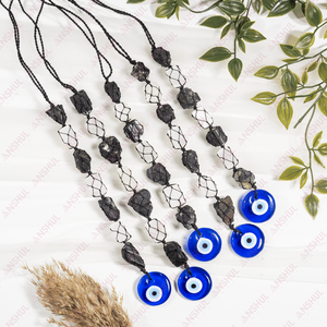 Décorations pour la maison et la voiture très demandées Cintres à pompons en tourmaline et sélénite de qualité supérieure en noir et blanc disponibles en Inde - Product Image 2