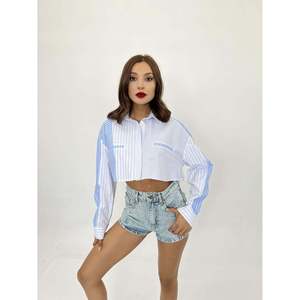 Camisa de Popelina Azul 7081 con Top Corto, Elemento de Moda - Product Image 3