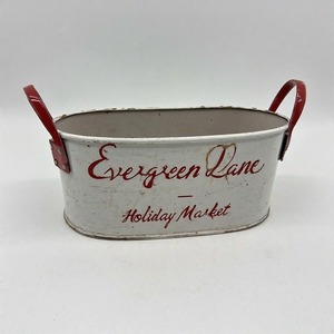 Maceta de camino de Reno diseñada para jardines de Navidad con acabado de metal para exhibir flores de Pascua y ramitas de pino - Product Image 2