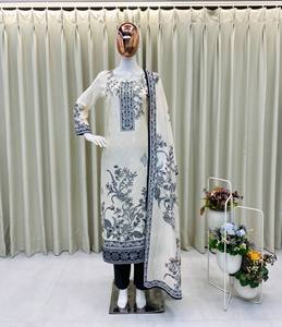 ชุดปาร์ตี้ดีไซเนอร์ Kurta-ด้านล่างและแฟนซี dupatta - Product Image 1