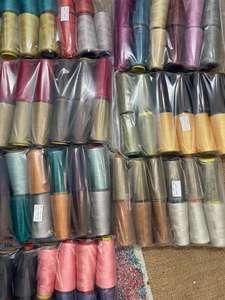 เส้นด้ายทวีดไหมมัลเบอร์รี่ย้อมสีแบบกำหนดเองเหมาะสำหรับสปินเนอร์และช่างทอและเหมาะสำหรับร้านขายเส้นด้าย - Product Image 3