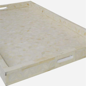 Plateau de service décoratif en os de résine polyvalent avec poignées pour pouf de table basse pour servir et exposer - Product Image 2