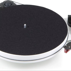เครื่องเล่นแผ่นเสียงแบบแมนนวล Pro-Ject RPM 1 รุ่นใหม่ล่าสุด (สีขาว) - Product Image 1