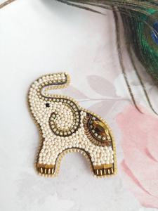 Broches con cuentas Broche de diseñador hecho a mano. Accesorios de alta calidad. Broche de diseño único. El mejor regalo para baby shower. - Product Image 2