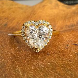 Bague de fiançailles solitaire en or massif 14 carats avec diamant taille cœur certifié IGI CVD, style halo, luxe chrétien - Product Image 5