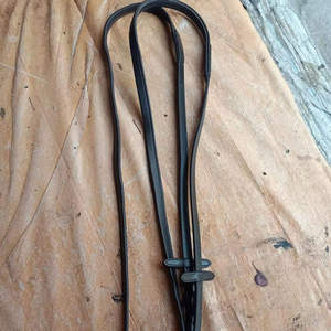 Strong and Comfortable Leather Horse Reins for Daily Riding and Equestrian Training - Product Image 3