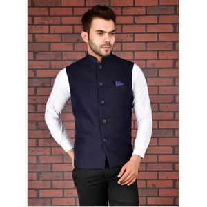 Chaleco Azul Elegante para Hombre, Diseño Clásico, Ideal para Vestimenta Formal y Eventos Nocturnos, Disponible para la Venta - Product Image 1