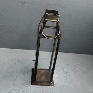 Portavelas de Linterna Hecho a Mano, Decorativo, de Vidrio y Latón con Acabado Marrón para Decoración del Hogar - Product Image 3