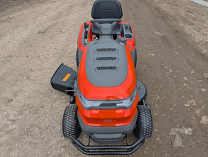 Tondeuse autoportée hydrostatique Husqvarna TS218T 24,5 CV 42 pouces, neuve et d'occasion, modèle 2026, pour jardin, à vendre - Product Image 4