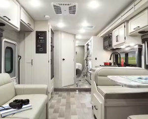 Meilleur!! Camping-car familial automatique diesel Thor Chateau Class C 2023 d'occasion pour des vacances riches en aventures - Product Image 2