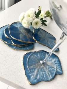 Juego de posavasos de resina, arte epoxi blanco y dorado brillante, perfecto para decoración moderna del hogar y protección de mesa - Product Image 2