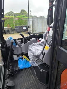 Miniexcavadora Kubota KX027-4, Excavadora Compacta con Orugas y Cucharón para Agricultura, Construcción y Jardinería - Product Image 6