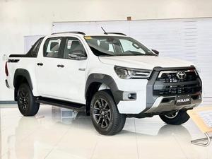Toyota Hilux SR5 2020, Camioneta Usada, Volante a la Izquierda, Interior Oscuro, Asientos de Cuero, Motor Turbo, Tracción Delantera con Control de Crucero Adaptativo - Product Image 3