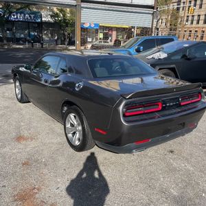 CleAN 2021 D-o-d-g-e Chall_enger SXT RWD - Product Image 1