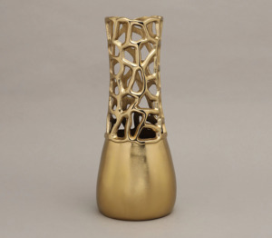 Los jarrones de metal de diseño dan rienda suelta a la elegancia con diseños únicos Jarrones de metal con diseños distintivos perfectos para cualquier decoración - Product Image 2