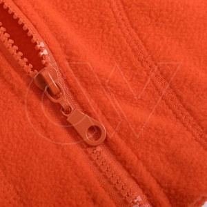 Gilet sans manches personnalisé en polaire respirante polyester/coton pour homme, avec fermeture éclair avant et broderie, idéal pour la gym et les activités sportives. - Product Image 3