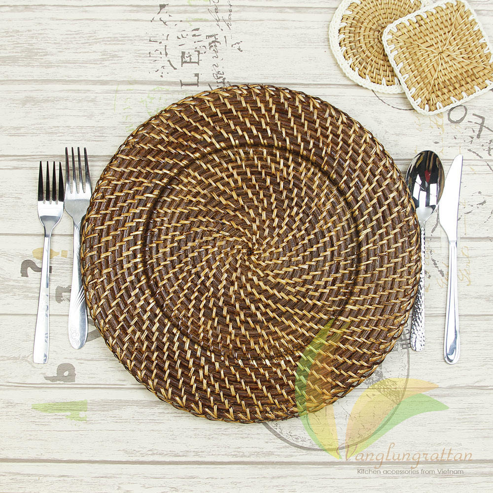 สีน้ำตาลเข้ม