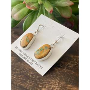 Pendientes Colgantes de Turquesa Royston y Plata de Ley, Diseño Navajo Hecho a Mano - Product Image 3