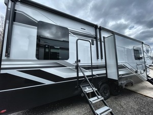 NUEVO 2025 G-R-A-N-D RV D-E-S-I-G-N M-O-M-E-N-T-U-M Clase M 344M DISPONIBLE PARA LA VENTA - Product Image 6