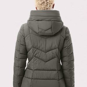 Chaqueta de Invierno Personalizada OEM para Mujer, Chaqueta con Capucha, Estilo Largo, Impermeable, Cortavientos, Relleno de Poliéster, Chaqueta Acolchada - Product Image 6