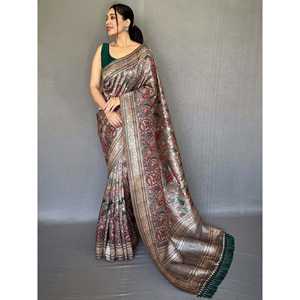 Sari Clásico de Seda Estampado Kalamkari Beige con Blusa para Vestimenta Profesional que Irradia Elegancia y Encanto - Product Image 4