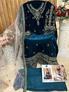 Fourniture directe d'usine Collections spéciales d'hiver Costume Salwar Kameez en velours pour mariage et festival - Product Image 4