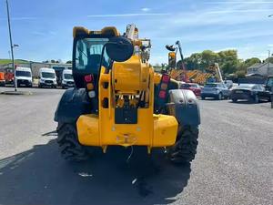 JCB 540-140 Chargeuse télescopique haute portée 4WD d'occasion, avec chargeur rotatif d'une capacité de 4 tonnes et de faibles heures - Product Image 2