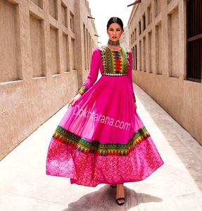 Robes Salwar Kameez afghanes traditionnelles multicolores faites à la main en gros, toutes tailles et couleurs personnalisables, en soie filet - Product Image 4