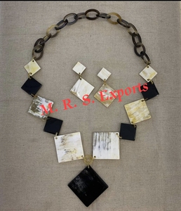 Collier en corne de buffle naturelle, collier en corne de buffle et de bœuf, bijoux élégants pour tous à prix de gros en provenance d'Inde - Product Image 4