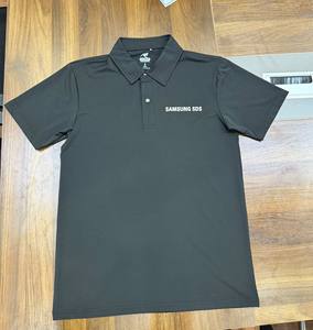 T-shirt unisexe de haute qualité en piqué extensible 4 directions, 95 % polyester 5 % élasthanne, noir, avec logo sur la poitrine et le dos, manches courtes, style business décontracté - Product Image 3