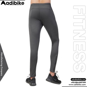 Vente en gros Pantalon d'entraînement de fitness pour hommes sur mesure Qualité supérieure Style sportif Plat devant taille moyenne Logo personnalisable - Product Image 2