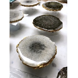 Posavasos de resina epoxi dorados y personalizados Juego de posavasos para bebidas hechos a mano para uso en la Mesa - Product Image 4