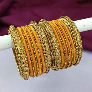 Conjunto de brazalete de terciopelo de cristal tribal de joyería India oxidada antigua Bohemia (18 piezas) - Product Image 1