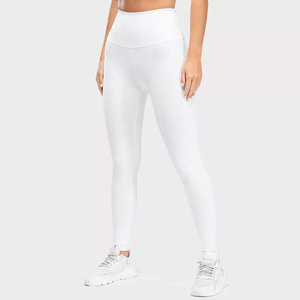 Conjunto de yoga y fitness de la mejor calidad hecho en Pakistán, nuevo diseño, ropa de gimnasio, conjunto de yoga para mujeres con el mejor material - Product Image 2