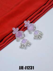 ตุ้มหูอัลลอยด์ออกซิไดซ์มีสไตล์เครื่องประดับแฟชั่นน้ำหนักเบา8สีดีไซน์ทันสมัยสำหรับผู้หญิงขายส่งออนไลน์ - Product Image 4