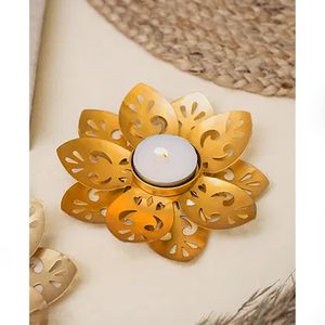 Bougeoir décoratif en métal doré pour décoration de Noël Diwali et cadeaux de vacances - Product Image 6