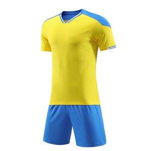 Uniforme de fútbol de hombre personalizado de mejor estilo hecho en fábrica para ropa de fútbol de adultos - Product Image 1