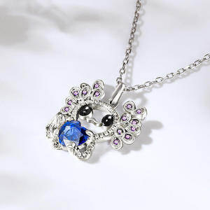 Collar Jeulia Hug Me Sweet Elf con Piedra de Nacimiento de Axolotl Mexicano para Niños en Plata de Ley - Product Image 6