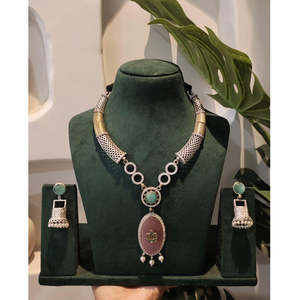 Conjunto de Joyería Fina Tribal Tales Jaali Hasli de Dos Tonos con Incrustaciones de Piedras - Product Image 3