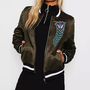 Chaqueta bomber de nailon satinado transpirable para mujer con estilo, logotipo personalizado, diseño corto recortado de otoño, ropa de calle bordada para niñas - Product Image 5