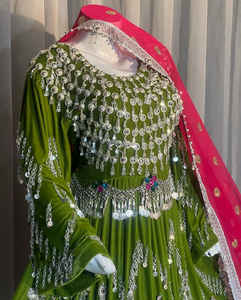 Hermoso vestido de seda Kuchi Afghani de alta calidad para adultos Boda Nupcial Traje de Pakhtoon afgano con trabajo de espejo - Product Image 2