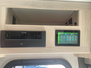 Autocaravana Clase C MBB Sprinter 3500XD Sunseekers 2021 con 4200 Millas, Cama Queen Size y Motor V6 - Product Image 3