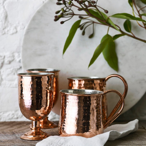 Mug cylindrique en cuivre avec poignée enveloppée, vaisselle en métal contemporaine pour un usage quotidien et le service - Product Image 5