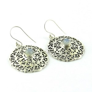 Tendencia nocturna Pendientes de plata de ley 925 con piedra lunar de arcoíris, joyería de fabricante - Product Image 1